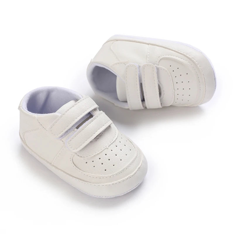 White Soft-Soled Infant Sneakers – Non-Slip Shoes (0–18M)