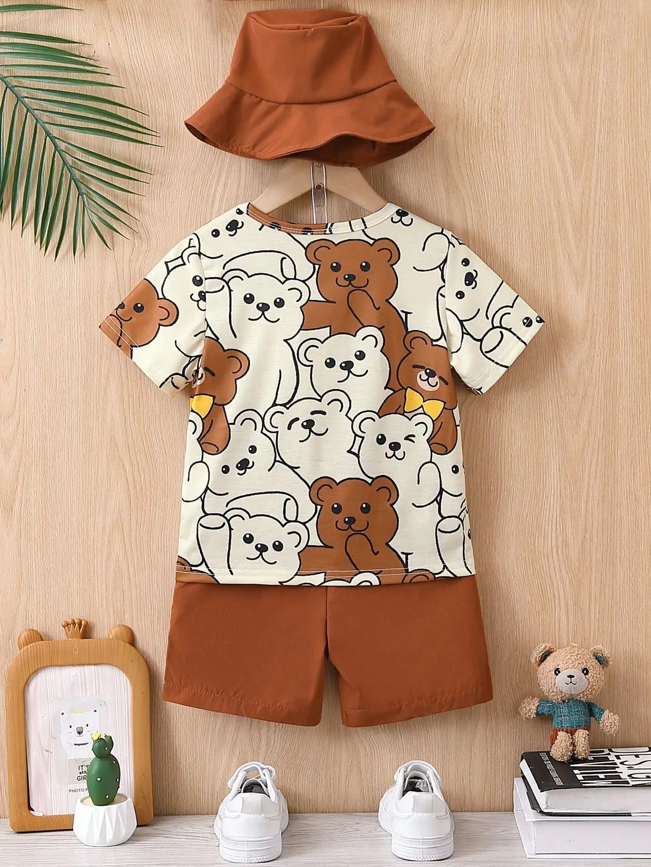 2-Piece Young Boy Casual Cartoon Bear Print Round Neck Short-Sleeved T-Shirt and Shorts Set Suitable for Summer Sports Suitable for Daily Use Suitable for Going to School and Travel