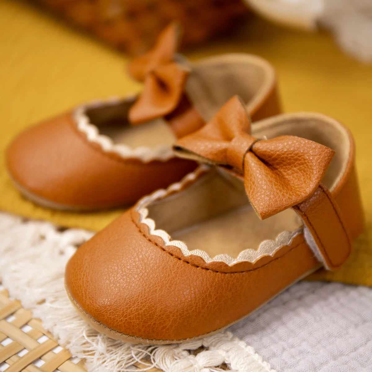 Retro Bow Baby Walking Shoes – Soft Sole Princess Style