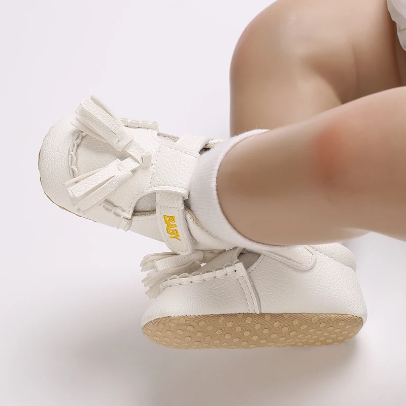 White Soft-Soled Infant Sneakers – Non-Slip Shoes (0–18M)