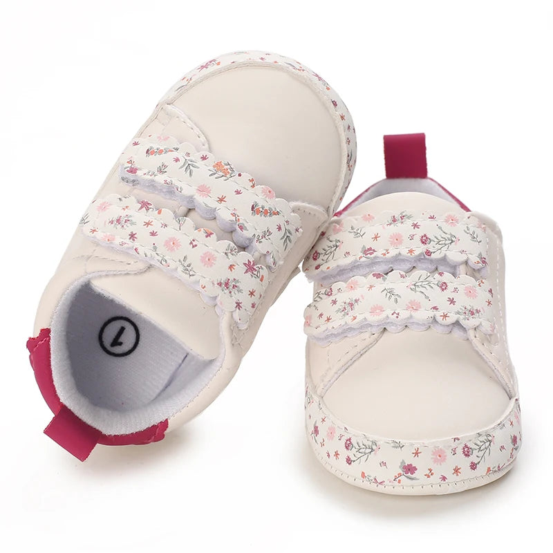 White Soft-Soled Infant Sneakers – Non-Slip Shoes (0–18M)