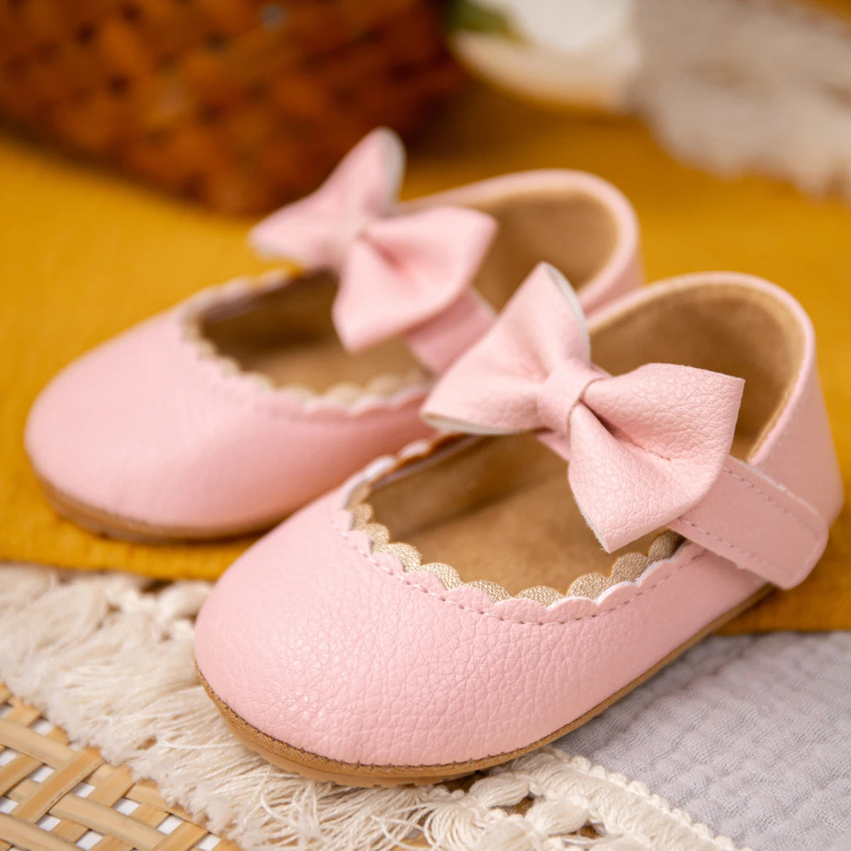 Retro Bow Baby Walking Shoes – Soft Sole Princess Style