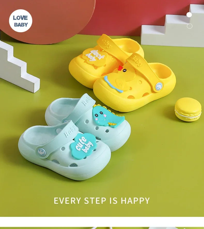 Children's Hole Shoes Slippers for Boys and Girls Breathable Non Slip Cute Lightweight, Soft Soled Sandals for External Wear