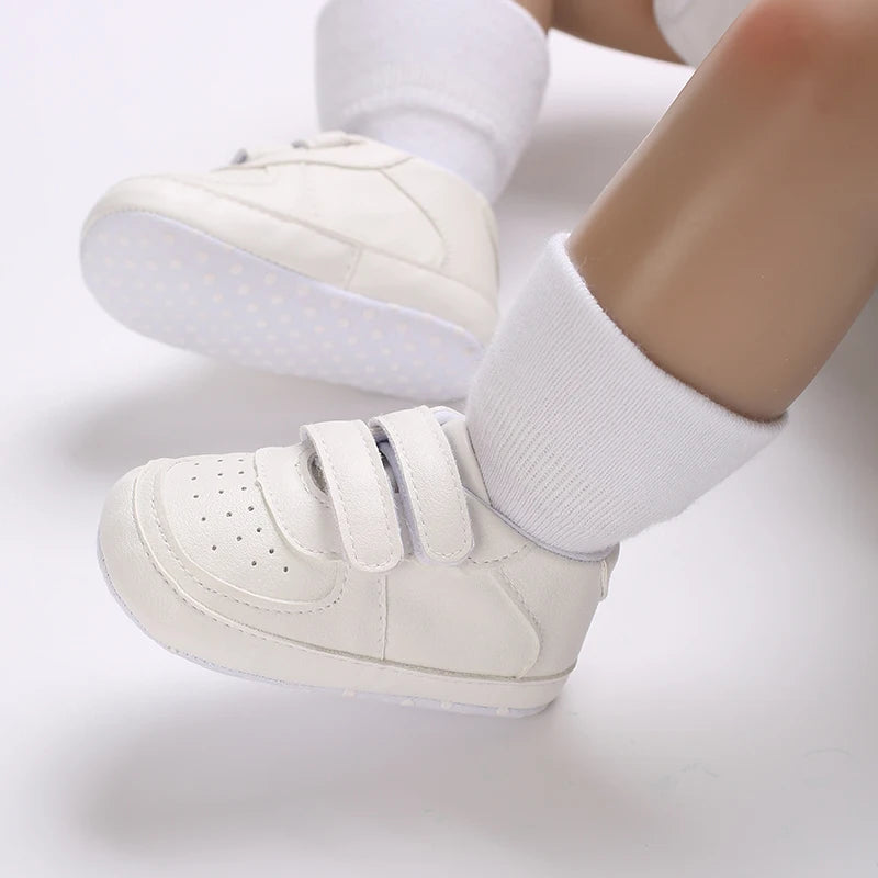 White Soft-Soled Infant Sneakers – Non-Slip Shoes (0–18M)