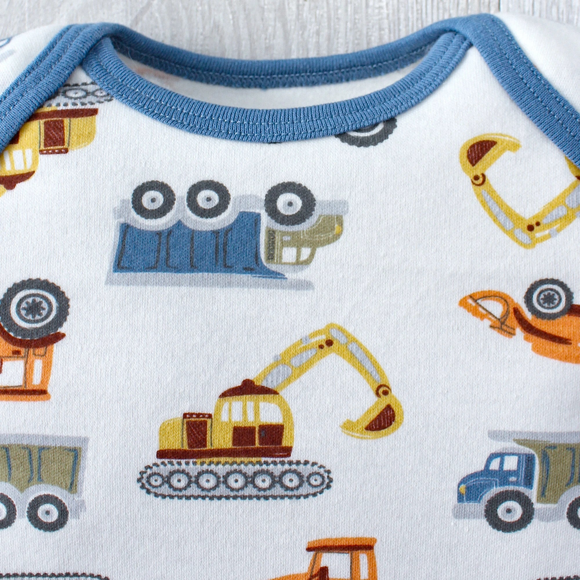 3PCS Summer Boys Baby Bodysuit Three piece Set Cartoon Truck and Stripe Pattern Short Sleeve Button Design Triangle Bodysuit