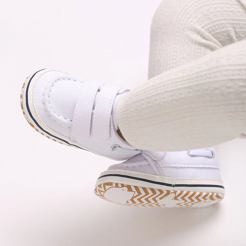 White Soft-Soled Infant Sneakers – Non-Slip Shoes (0–18M)
