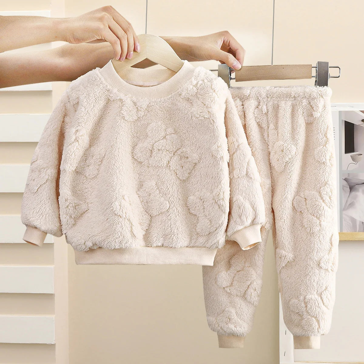 Childrens Pajama Set Warm Autumn and Winter Boys and GirlsThick Home Clothes Baby Plush Clothes KidsClothes