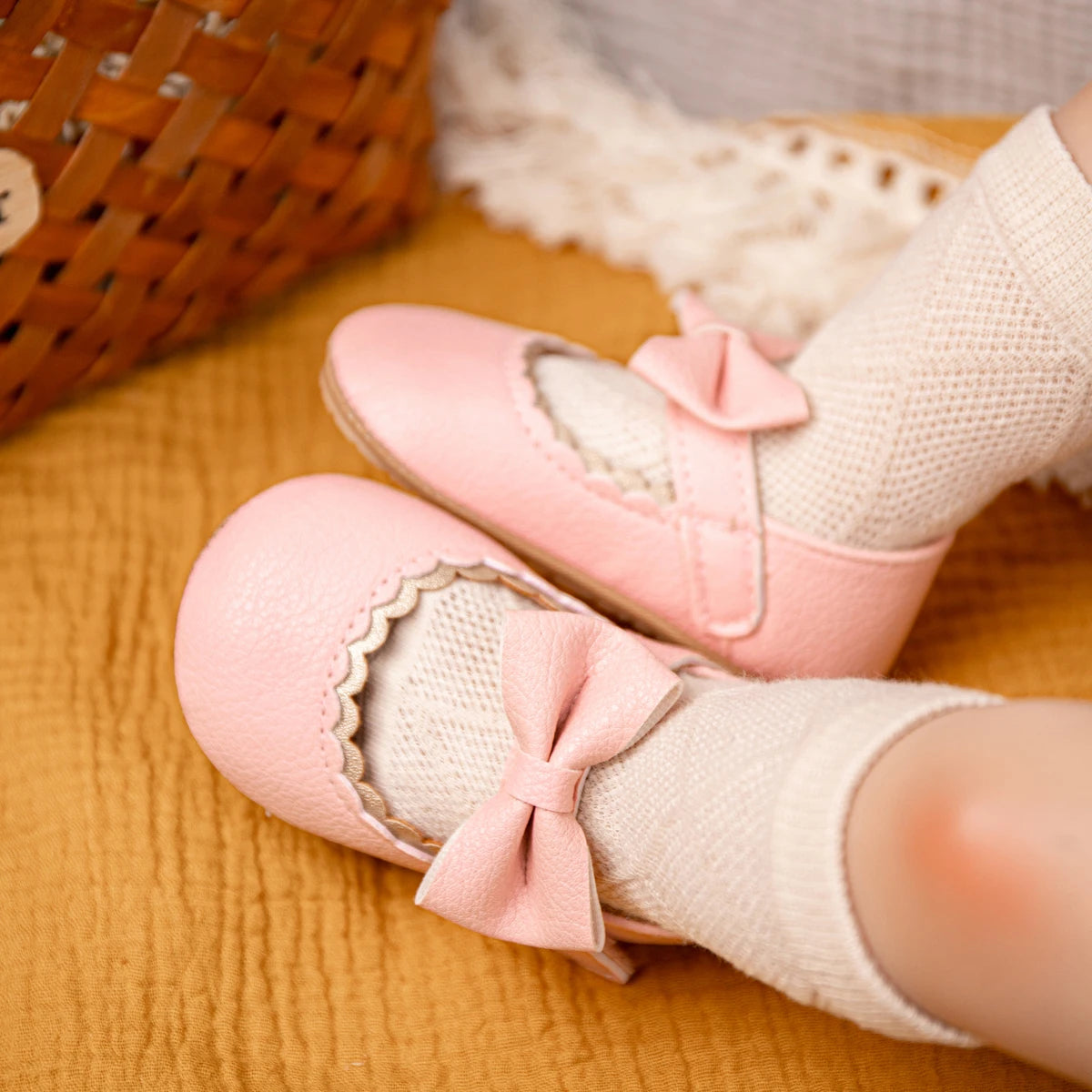 Retro Bow Baby Walking Shoes – Soft Sole Princess Style