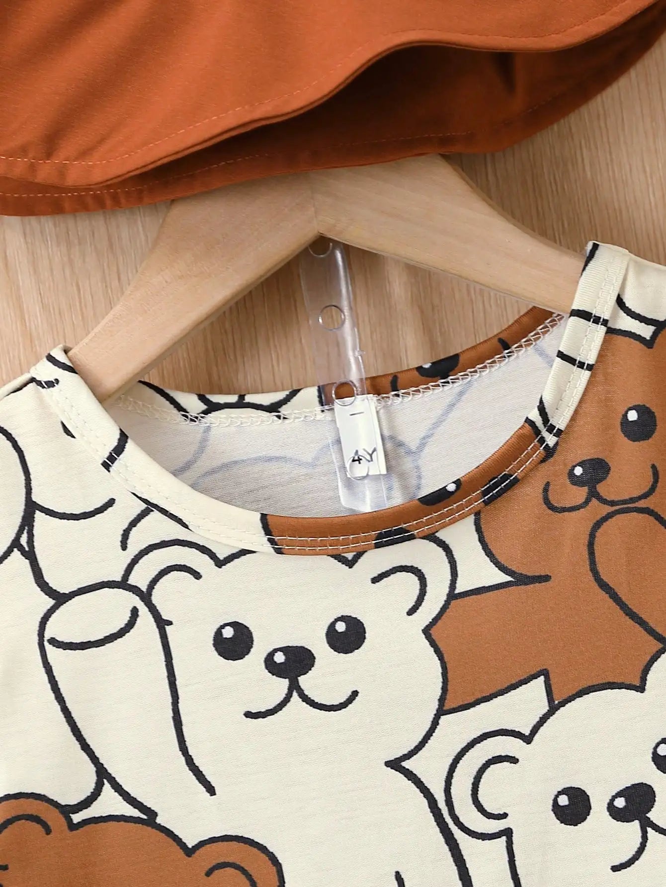 2-Piece Young Boy Casual Cartoon Bear Print Round Neck Short-Sleeved T-Shirt and Shorts Set Suitable for Summer Sports Suitable for Daily Use Suitable for Going to School and Travel