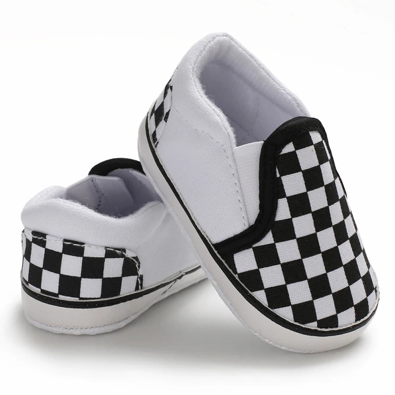 White Soft-Soled Infant Sneakers – Non-Slip Shoes (0–18M)