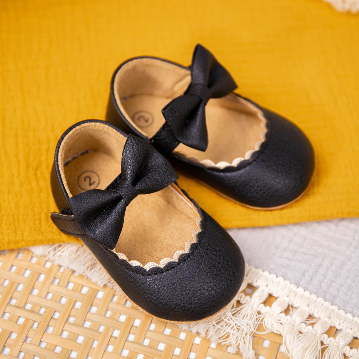 Retro Bow Baby Walking Shoes – Soft Sole Princess Style