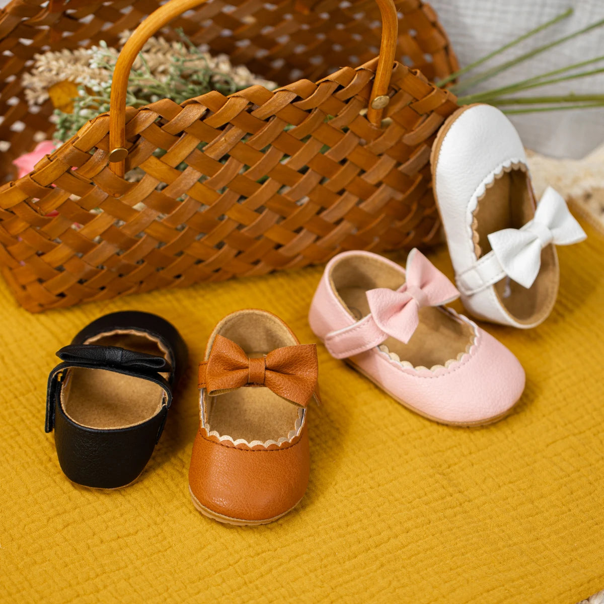 Retro Bow Baby Walking Shoes – Soft Sole Princess Style