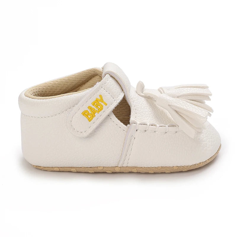White Soft-Soled Infant Sneakers – Non-Slip Shoes (0–18M)