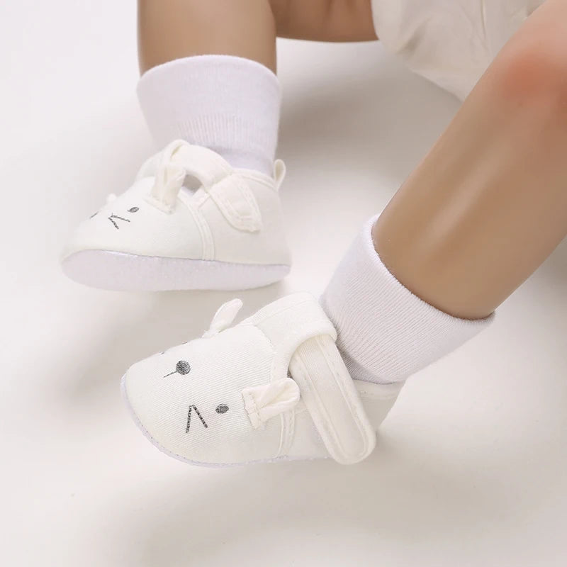 White Soft-Soled Infant Sneakers – Non-Slip Shoes (0–18M)