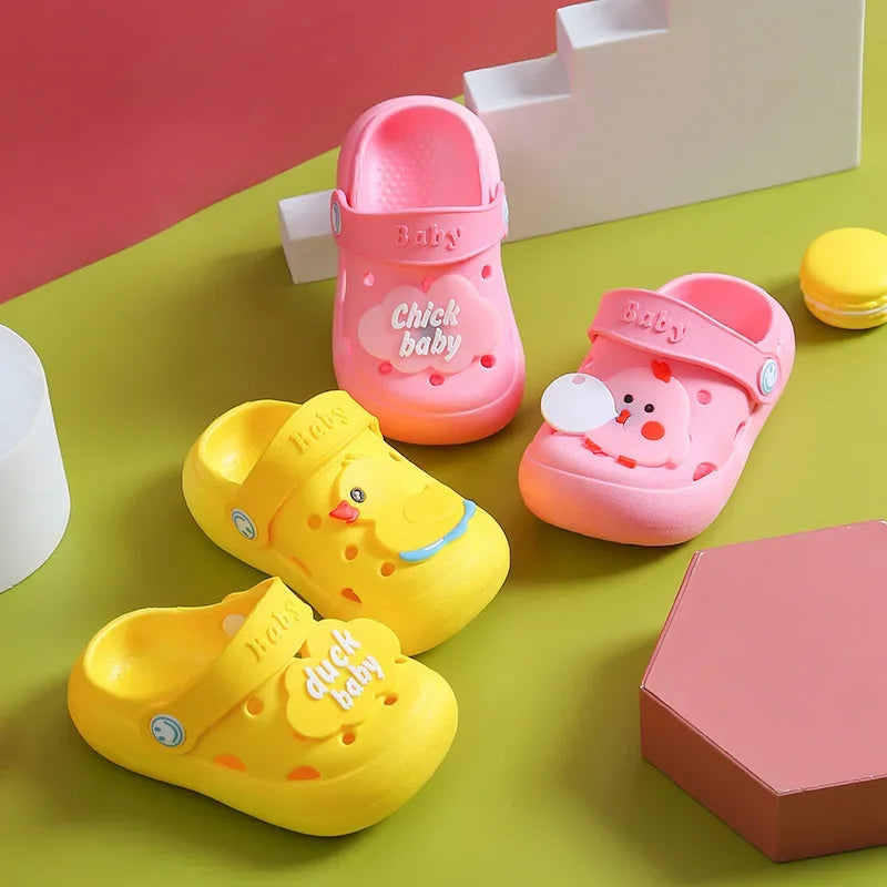Children's Hole Shoes Slippers for Boys and Girls Breathable Non Slip Cute Lightweight, Soft Soled Sandals for External Wear