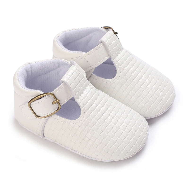 White Soft-Soled Infant Sneakers – Non-Slip Shoes (0–18M)