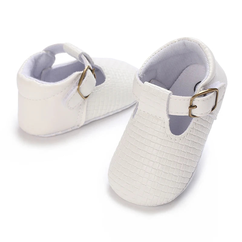 White Soft-Soled Infant Sneakers – Non-Slip Shoes (0–18M)