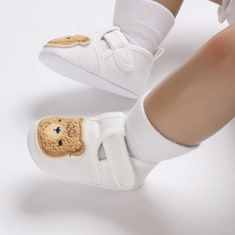 White Soft-Soled Infant Sneakers – Non-Slip Shoes (0–18M)