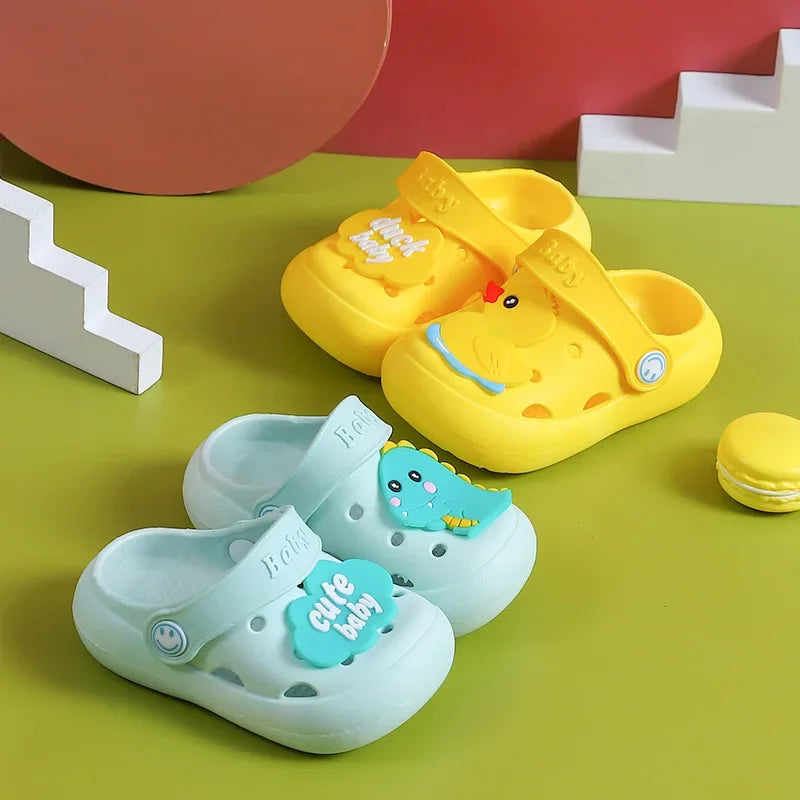 Children's Hole Shoes Slippers for Boys and Girls Breathable Non Slip Cute Lightweight, Soft Soled Sandals for External Wear