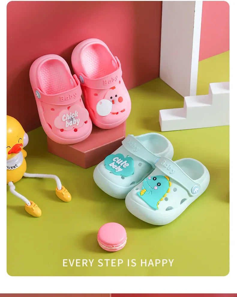 Children's Hole Shoes Slippers for Boys and Girls Breathable Non Slip Cute Lightweight, Soft Soled Sandals for External Wear