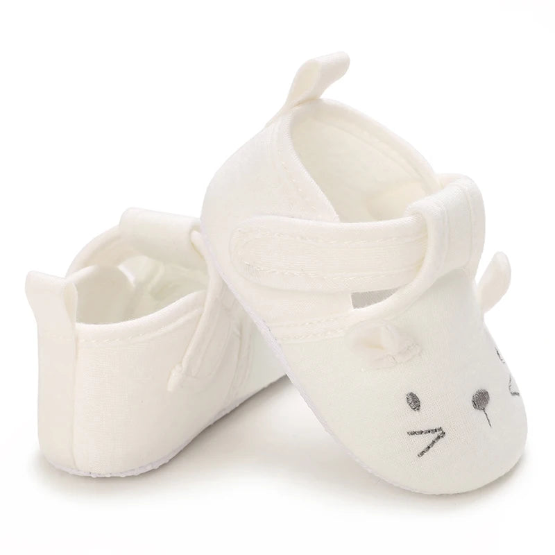 White Soft-Soled Infant Sneakers – Non-Slip Shoes (0–18M)