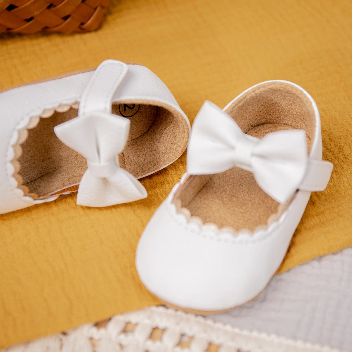 Retro Bow Baby Walking Shoes – Soft Sole Princess Style