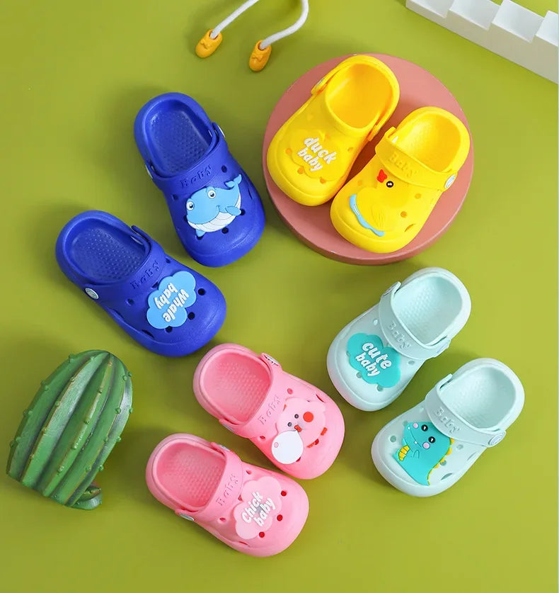 Children's Hole Shoes Slippers for Boys and Girls Breathable Non Slip Cute Lightweight, Soft Soled Sandals for External Wear