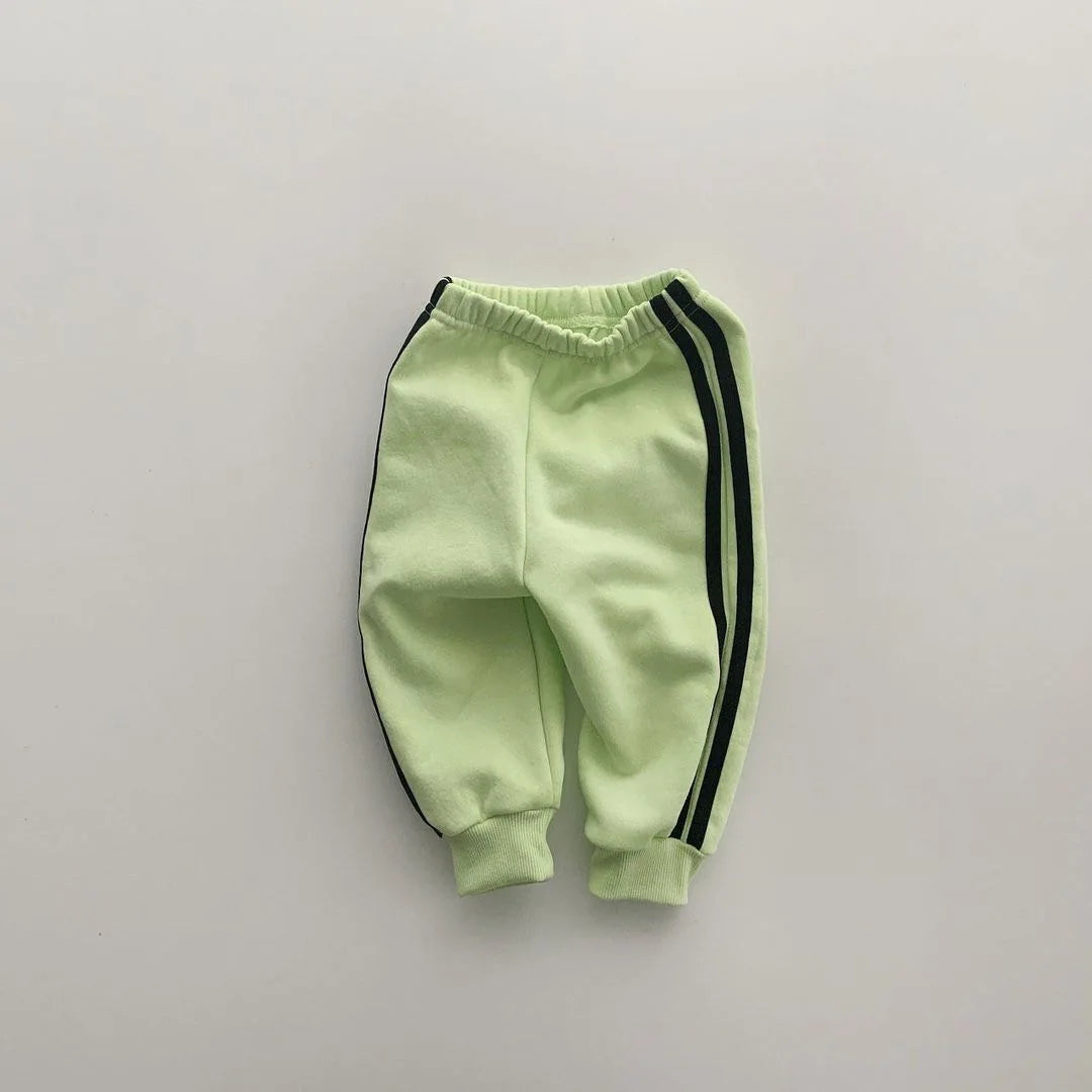 Boys and girls' spring new 2025 children's cool letter printing zipper top pants leisure sports two piece baby suit