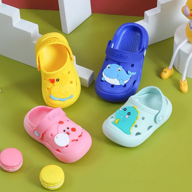 Children's Hole Shoes Slippers for Boys and Girls Breathable Non Slip Cute Lightweight, Soft Soled Sandals for External Wear