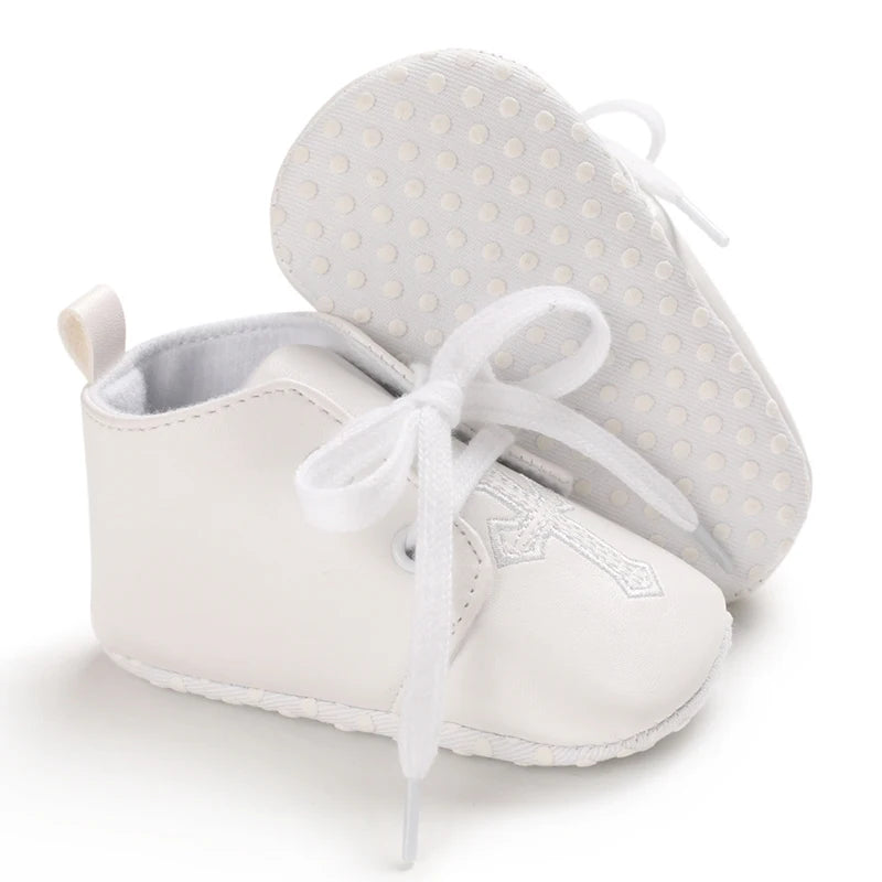 White Soft-Soled Infant Sneakers – Non-Slip Shoes (0–18M)